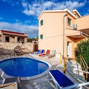  Ferienhaus Splendid In Jasenice Kroatien